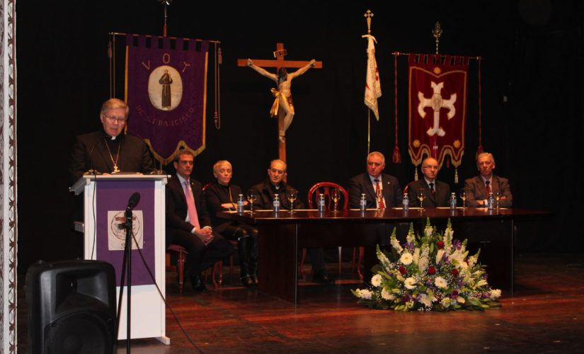 El Obispo de Astorga dío inicio a la Semana Santa villafranquina destacando su arriago