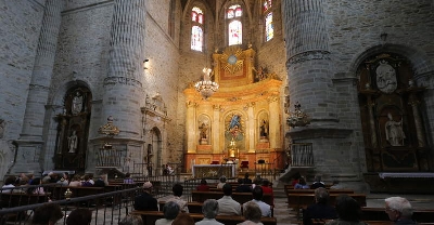 La Colegiata estrena retablo y Halffter un «Ave María»