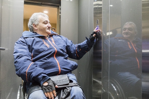El Ayuntamiento de Villafranca estrena ascensor para que las personas con movilidad reducida puedan acceder a todos los servicios