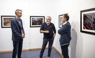 El fotógrafo villafranquino J. A. Robés ilustra textos de Antonio Pereira en la exposición