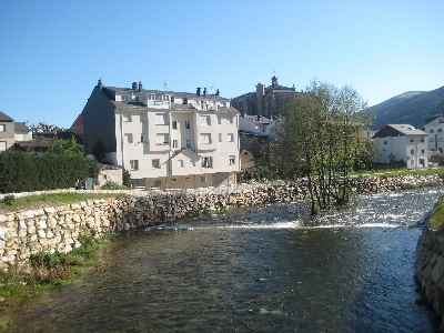 HOSTAL BURBIA**