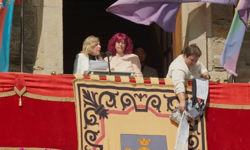 Foto de Los gigantes y cabezudos y AFA Bierzo abren las fiestas del Cristo de la Esperanza de Villafranca del Bierzo