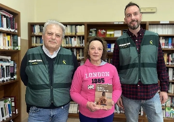 Foto de La Biblioteca Pública de Villafranca acerca la investigación criminal al lector